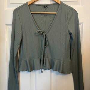 Front tie top